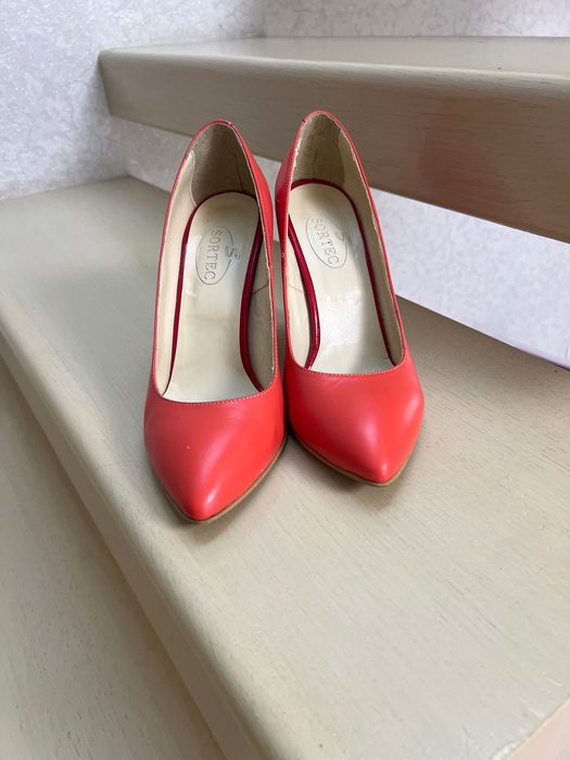 Pantofi stiletto corai mar.39