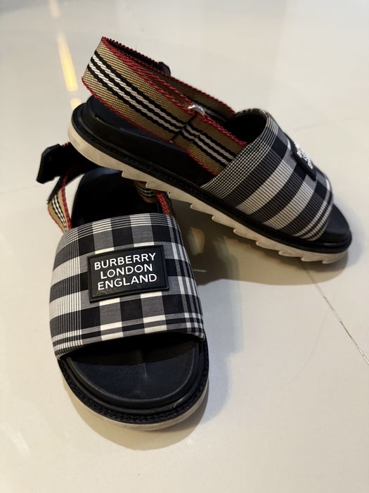 Sandale Burberry ORIGINALE mar 31 copii