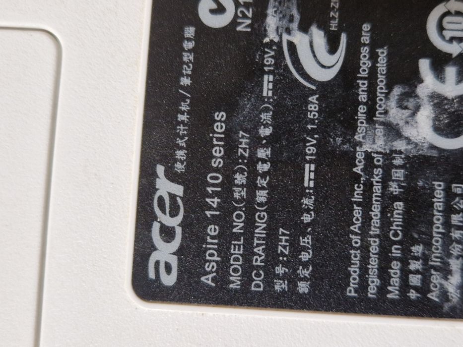 Laptop Acer Windows 10, funcționează doar la priza