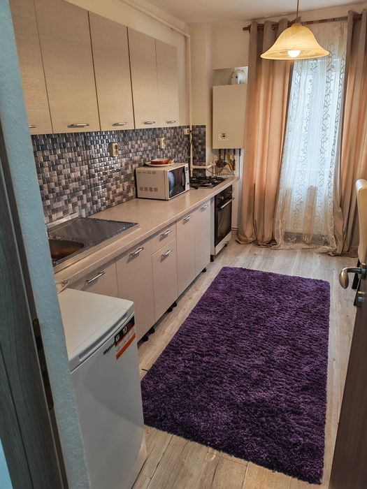 Închiriez apartament 2 camere decomandat micro 12 Târgoviște