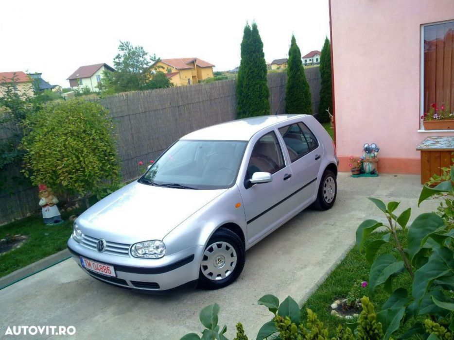 Volkswagen Golf 2002 benzină, 2.371 € — imagine 4