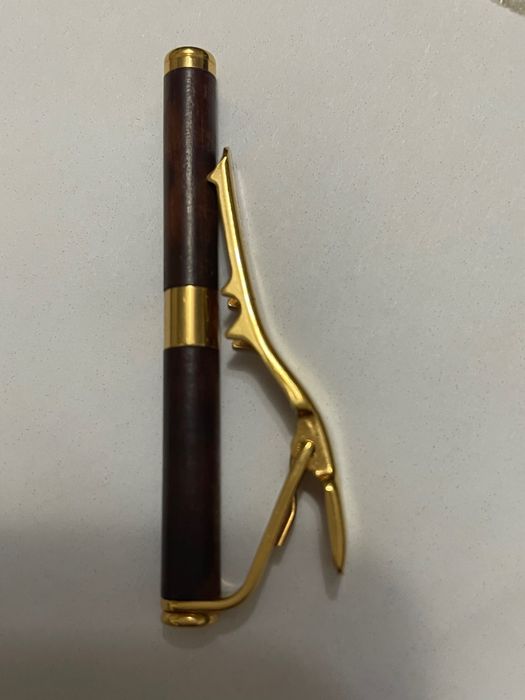 Ac cravata agrafa DuPont Paris , maro auriu cu stanță Insemn D