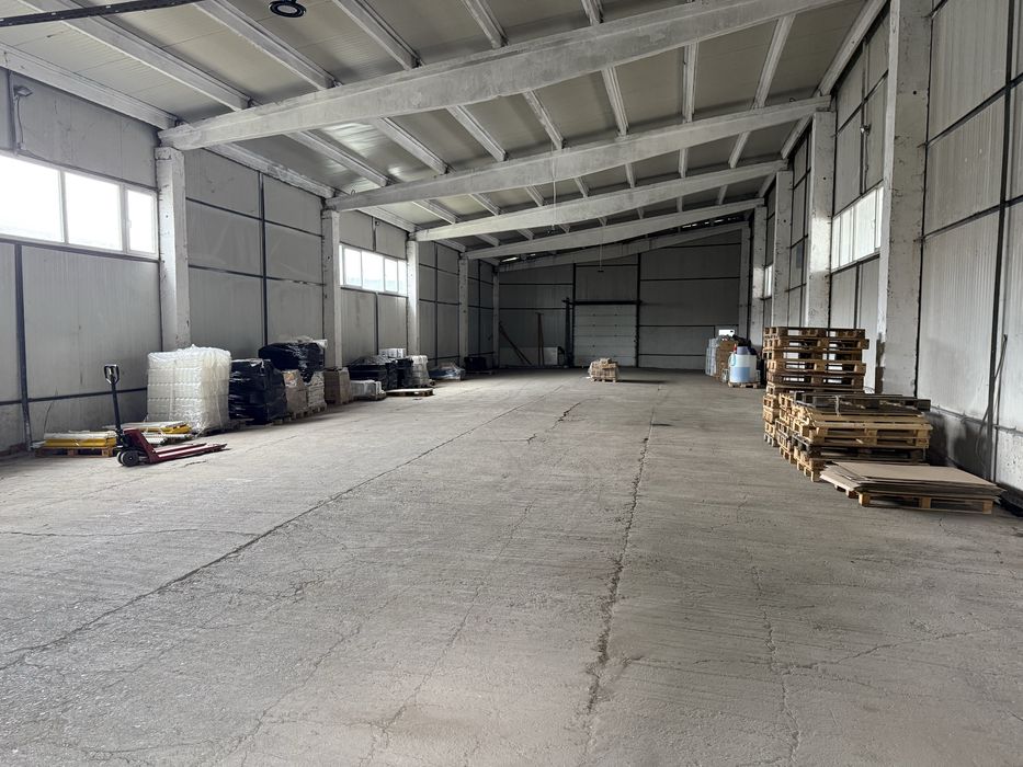 Inchiriez hale Livezile 400 mp