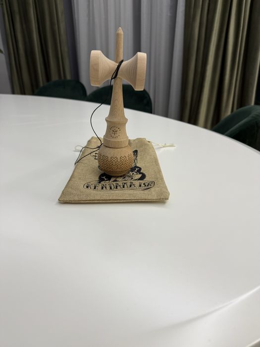 Vand Kendama Israel Weight matched rhino clear noua!