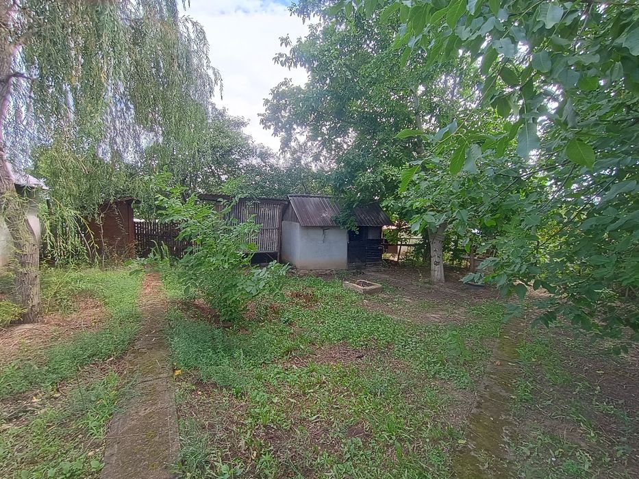 Vând casā in Crestur