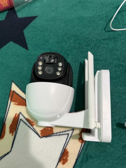 Vand Camera Supraveghere !