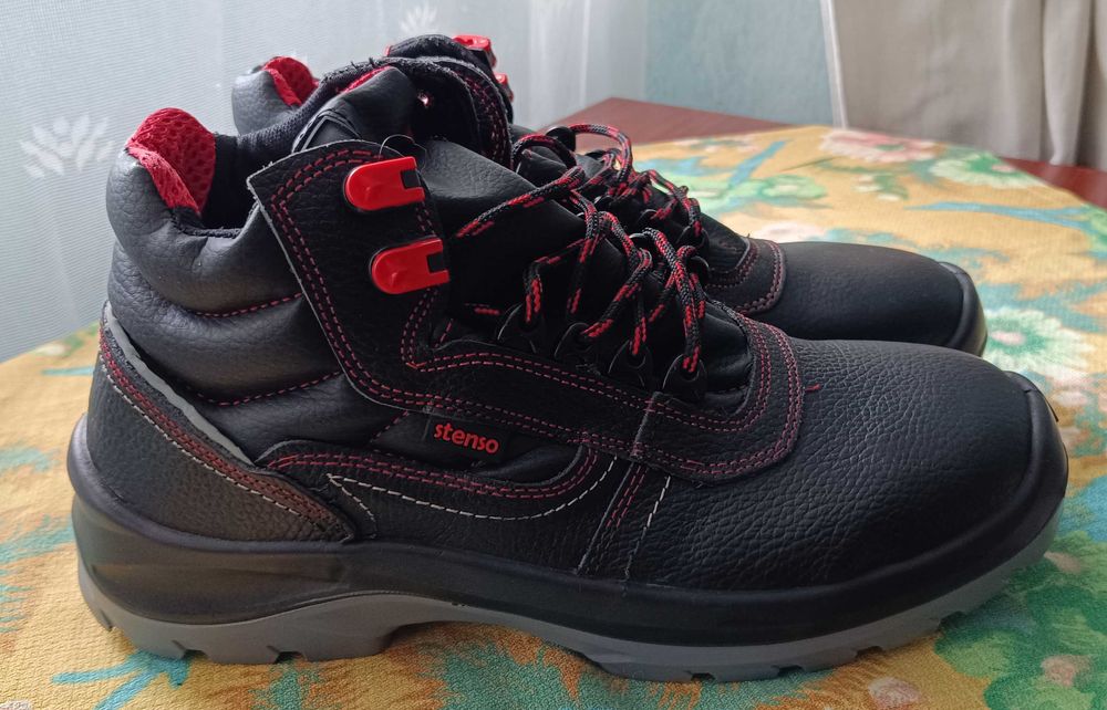 Маратонки NEW BALANCE 327 и работни обувки с метални бомбета. Нови.