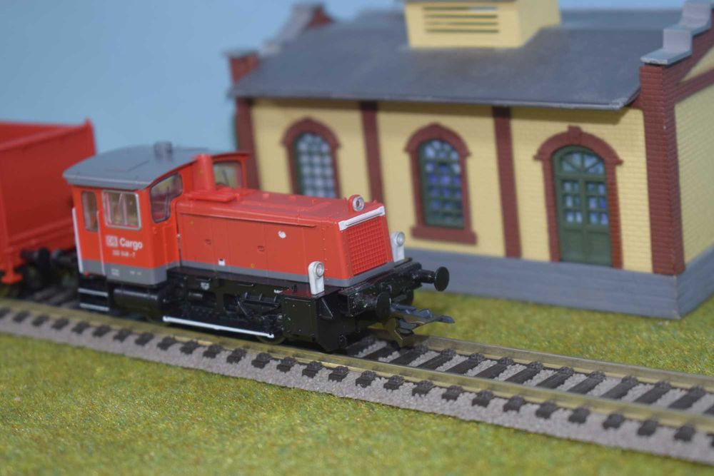 Trenulet locomotiva diesel BR333 marca Roco scara ho