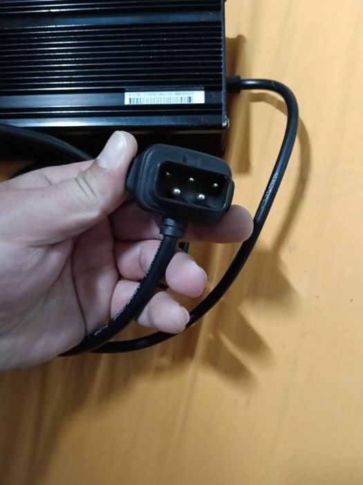 Battery charger litiu ion