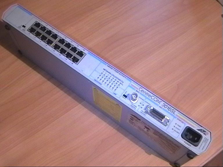 Концентратор Allied Telesyn CentreCOM AT-3016SL.Читайте объявление!