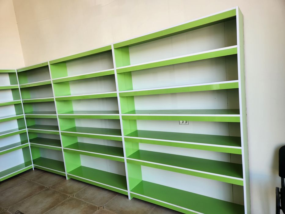 Полкалар сотилади дорихона ва магазин учун