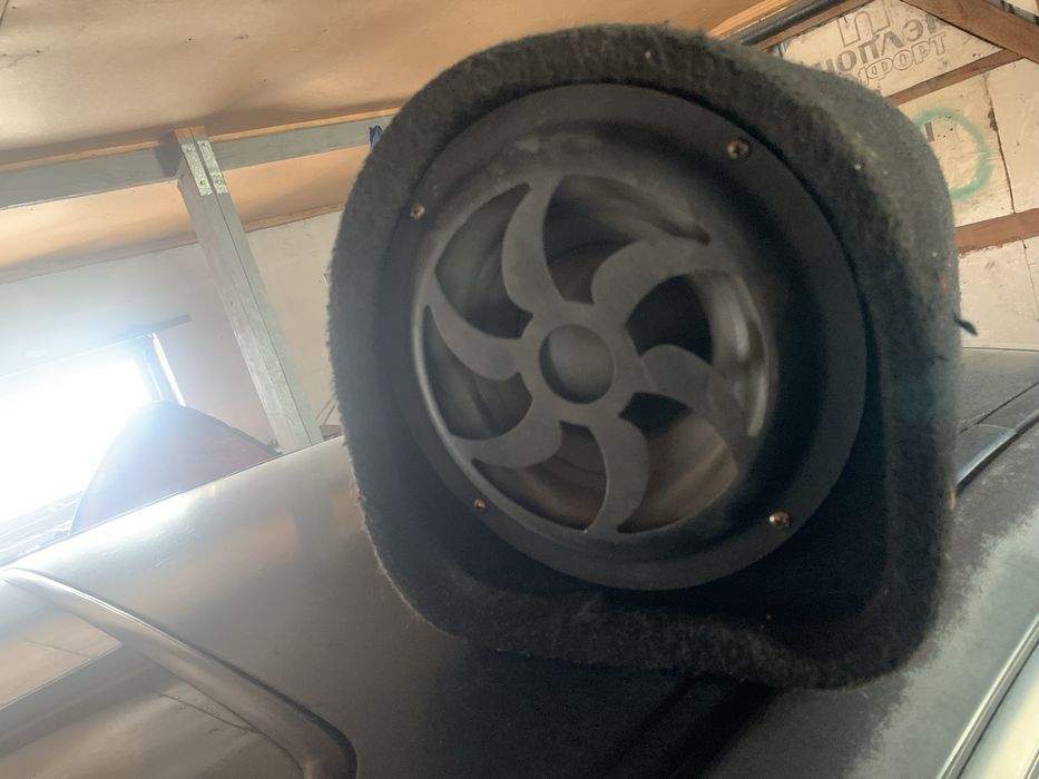Продам сабуфер для авто