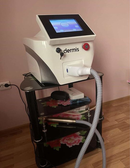 Laser pentru îndepărtarea petelor, tatuaje și pentru peeling cu carbon