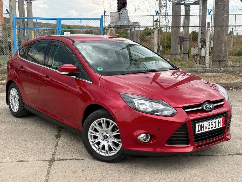 Vînd ford focus  Titanium 1,6 benzina