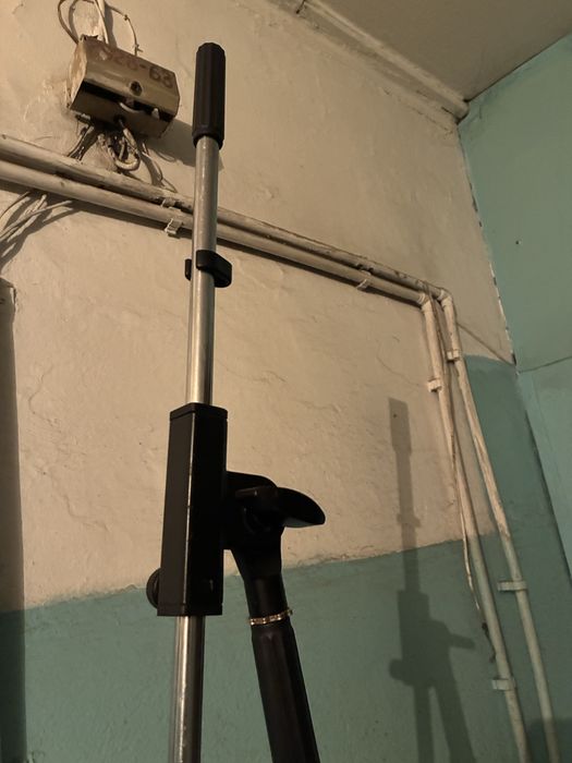 Микрафонная стойка Soundking