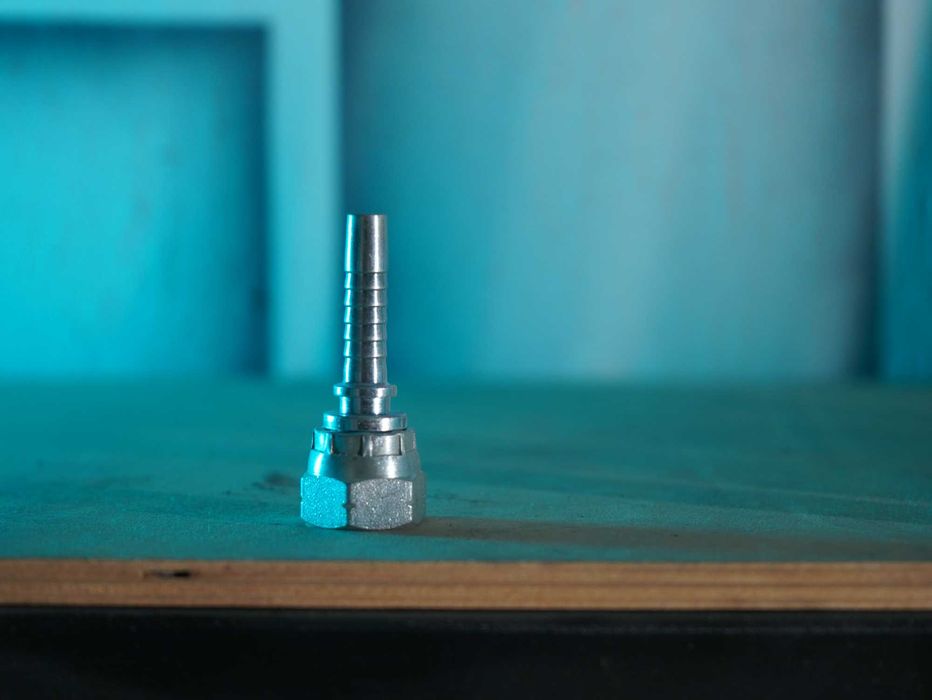 Фитинг для РВД шлангов 3/8 внутренний гайка для DN8ка услуга Прессовка