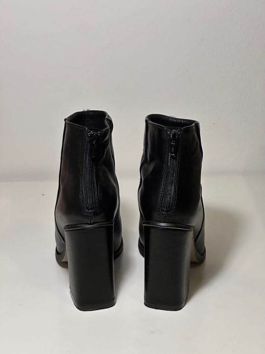 Botine negre BATA din piele