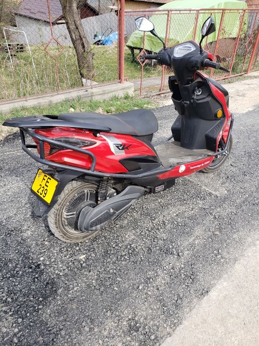 Vând scuter electric
