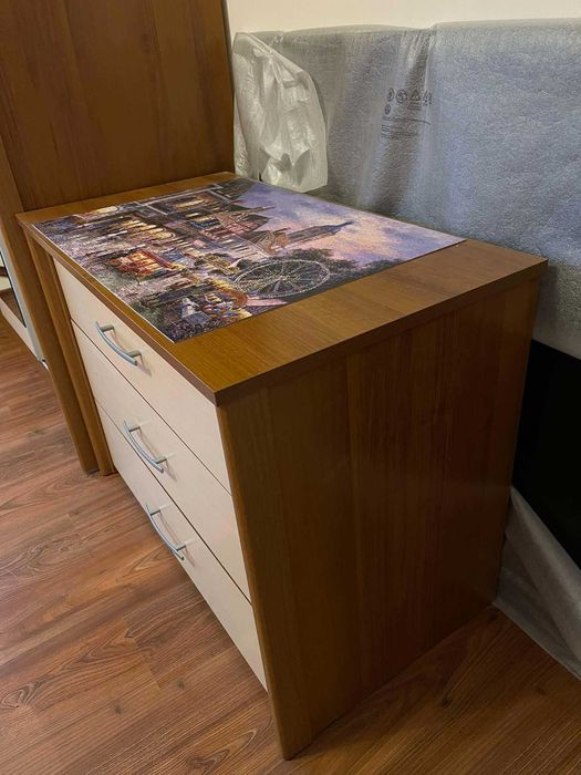 Продавам легло 2 броя ,гардероб ,скрин