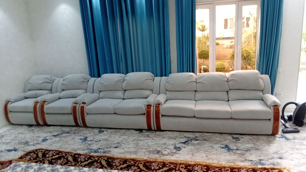 Продам диван с креслами новый