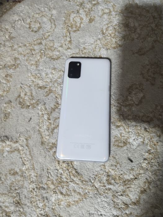 Продам Самсунг А 31 в отличном состоянии.
