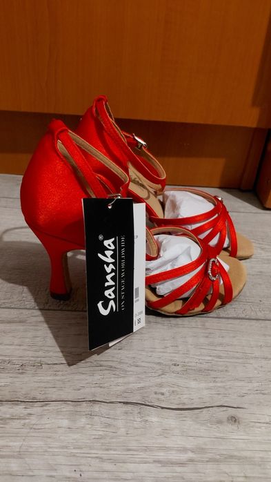 Pantofi/ sandale noi de dans Sansha marimea 35 rosu