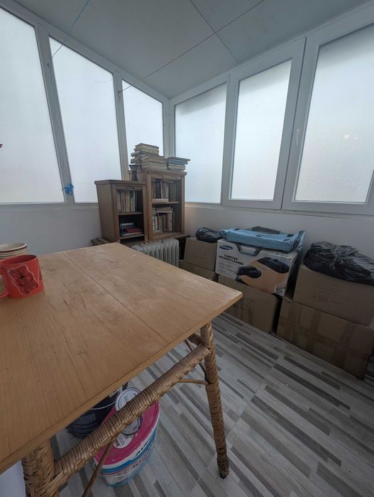 Apartament cu 2 camere, central, renovat, mobilat, parter, 50 mp utili
