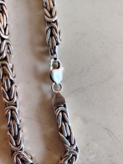 Продавам сребърен ланец