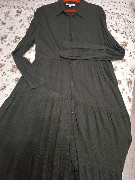 Продаются 3 красивых платья фирменные