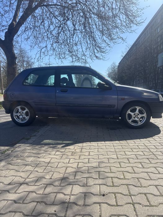 Рено Клио 1.4 бензин