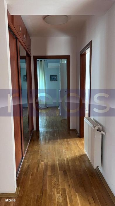 Vila De Vanzare In Zona Erou Iancu Nicolae | Piscina |