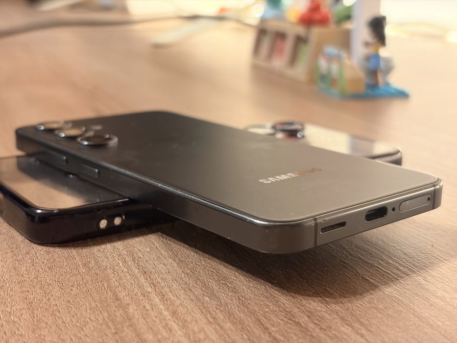 Vand Samsung S24 - 256 GB