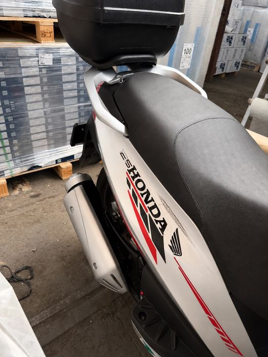 Vind scuter Generic soho 125 cc se conduce cu cat B plus adeverinta