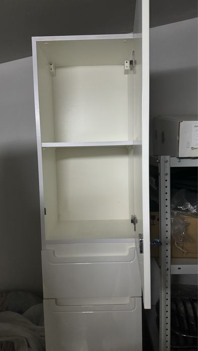 Шкаф пенал в отличном состоянии