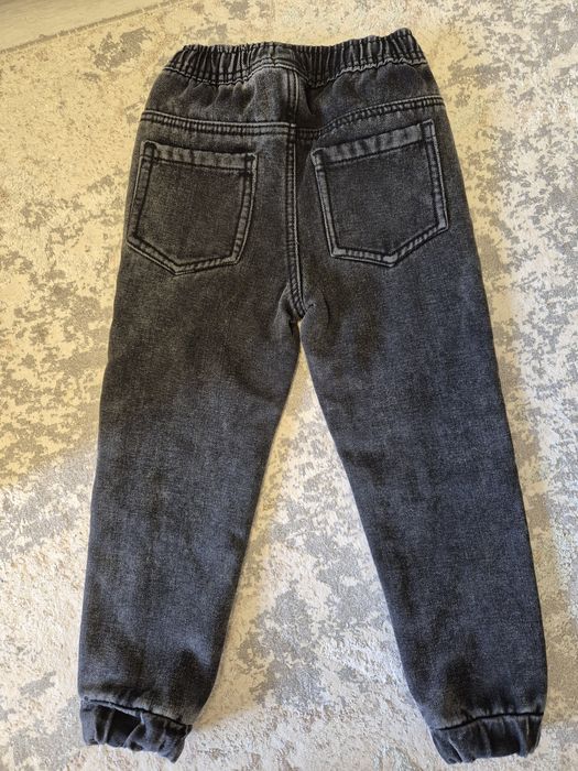 Продам джинсы детские