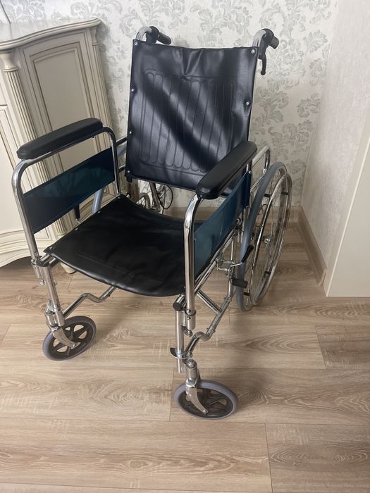 Продам инвалидную коляску б/у