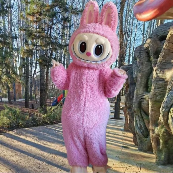 Аниматоры: 2 Медвежонка и Лабубу