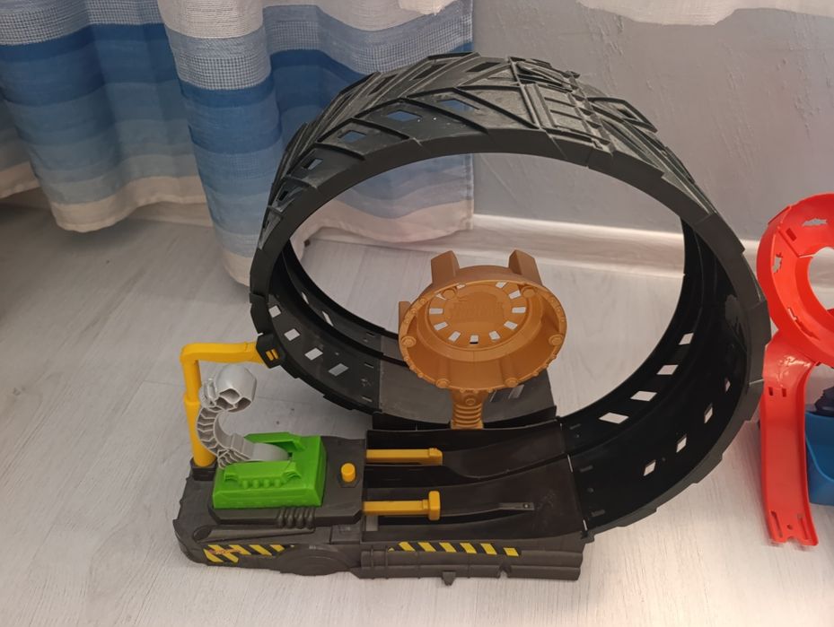 Писти Hot Wheels