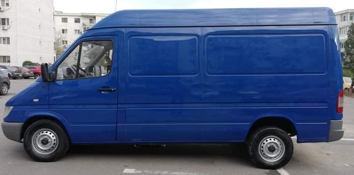 Transport servicii de Debarasare Mutări cu Ajutor băieți Dubă Microbuz