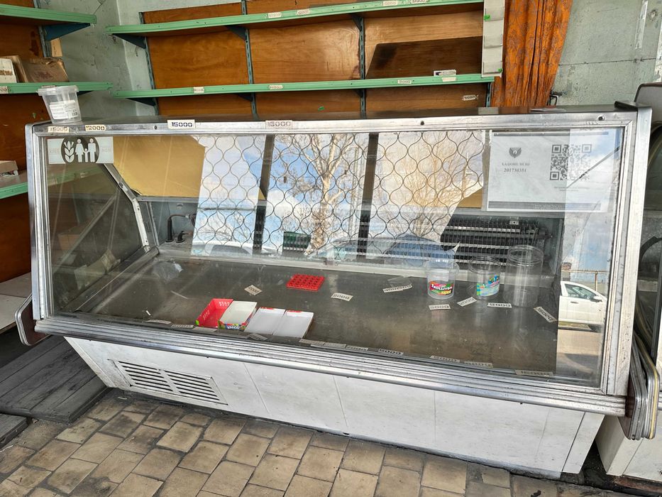 Холодильник витрина 2 та бор