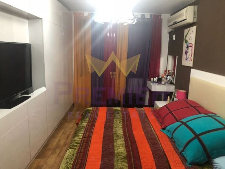 Продава се Тристаен апартамент в Бургас, Възраждане - 94 кв.м за 2394 €/кв.м - Снимка #9
