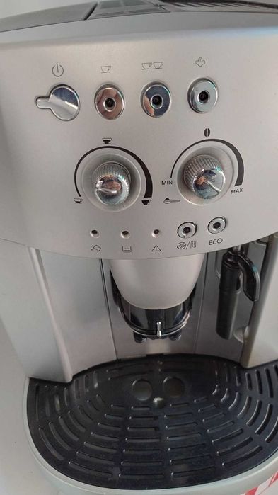 *ПРОМО* Иноксова Кафемашина-Кафе Автомат Delonghi 1450 W 15 бара Inox
