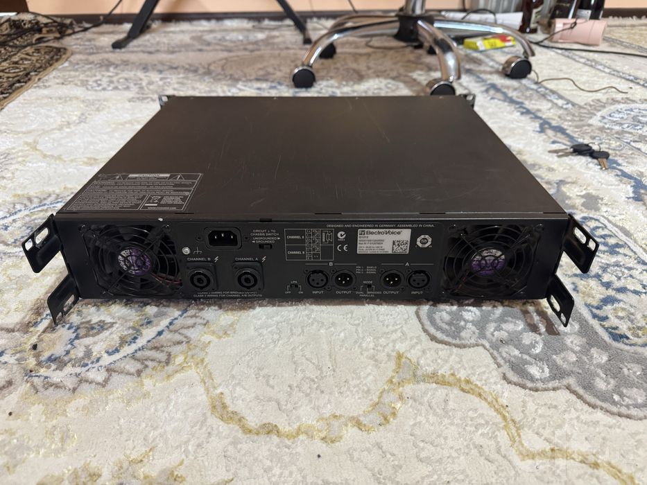 Electro-Voice Q1212 holati juda alo