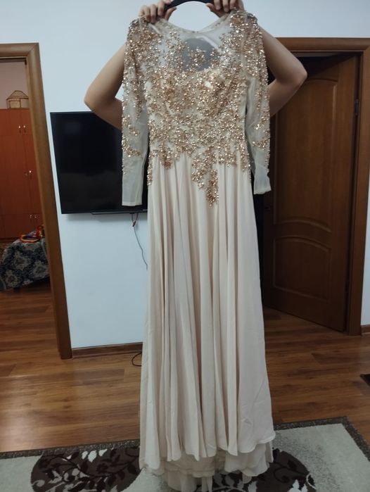 Платье, б/у в хорошем состоянии