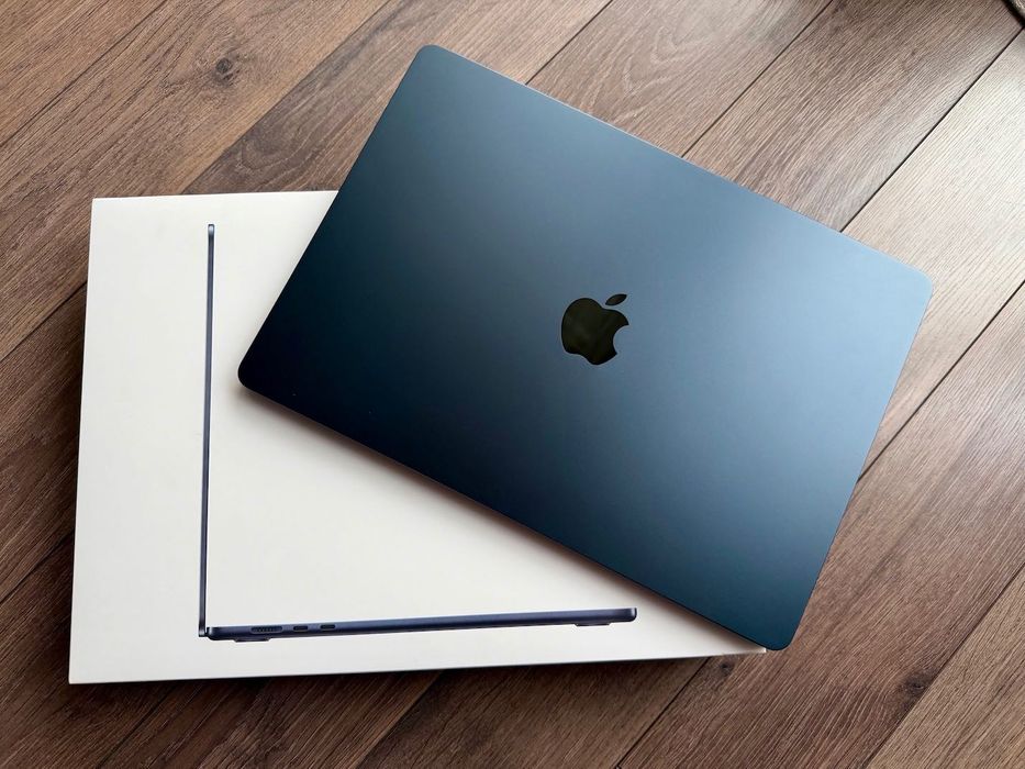 MacBook Air 15’, Midnight Blue, М4, 16GB, 256GB с гаранция.