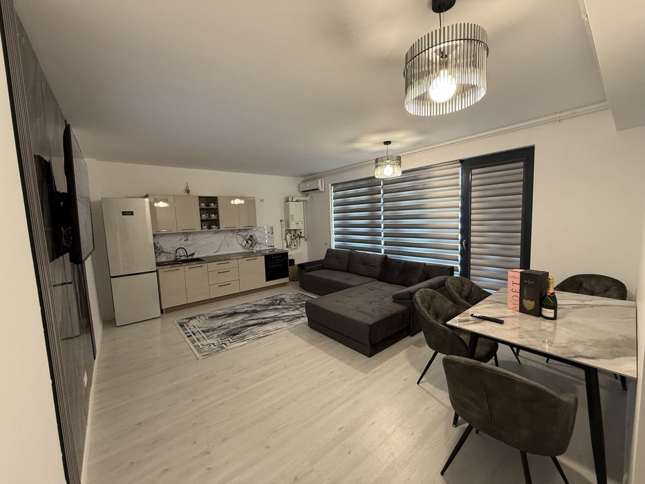Cazare Apartament de lux de  inchiriat Mamaia Nord /Loc de parcare / regim hotelier / 50m de plaja / tv netflix / aer conditionat /  4 persoane