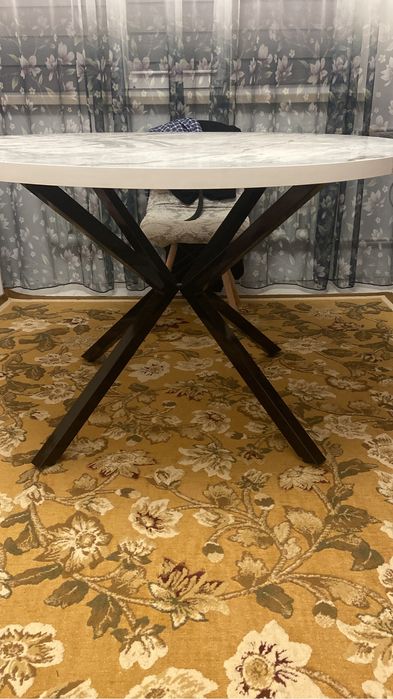 Продам стол