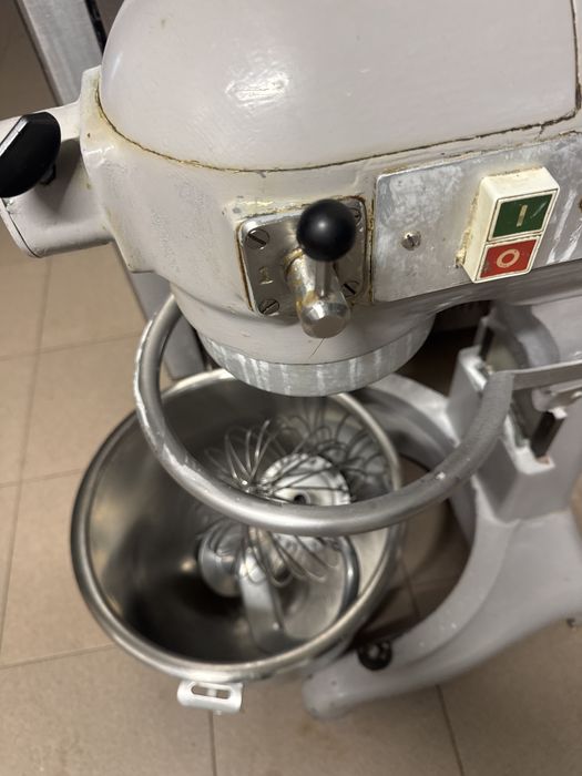 Hobarth mixer planetar 15 litri