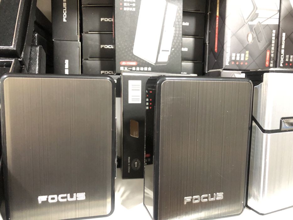 Стилный портсигар с электрический зажигалкой