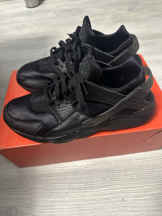Nike Air Huarache “Triple black” -Marimea 44 - Stare excelenta -Cutie